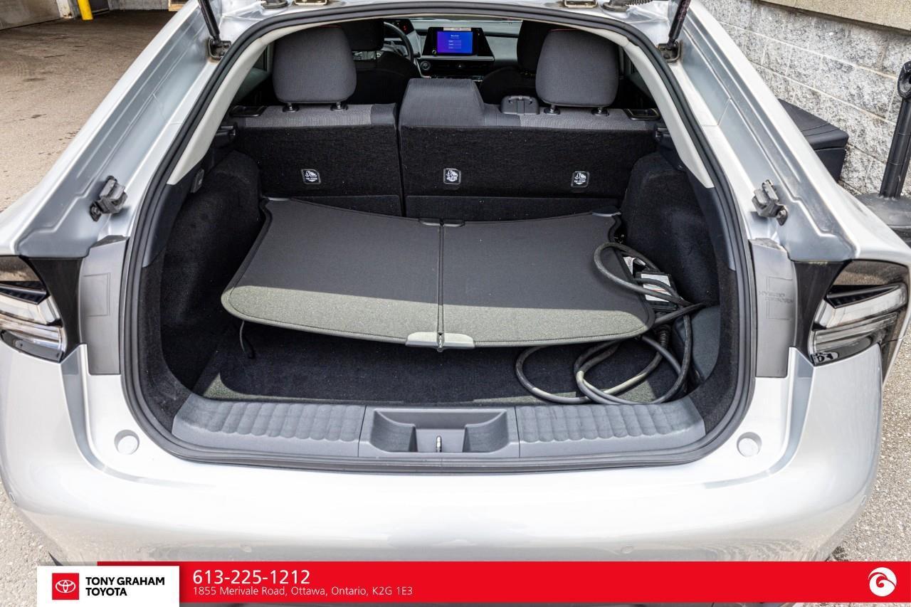 2026 Toyota Prius Plug-In Hybrid SE Photo