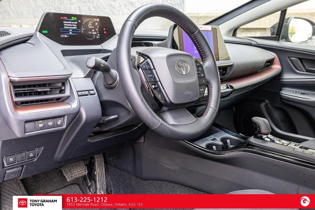 2026 Toyota Prius Plug-In Hybrid SE Photo