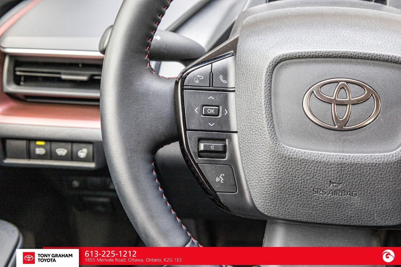 2026 Toyota Prius Plug-In Hybrid SE Photo