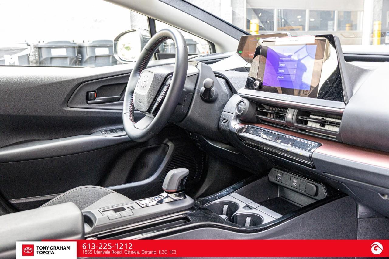2026 Toyota Prius Plug-In Hybrid SE Photo