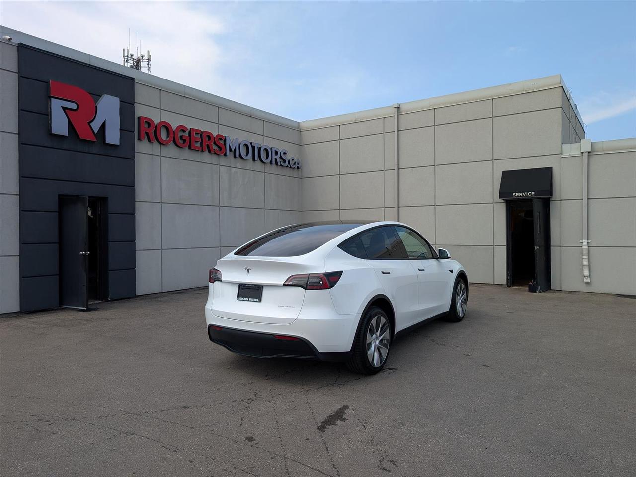 2022 Tesla Model Y LONG RANGE AWD - DUAL MOTOR Photo4