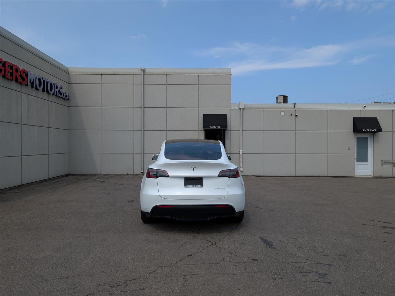 2022 Tesla Model Y LONG RANGE AWD - DUAL MOTOR Photo