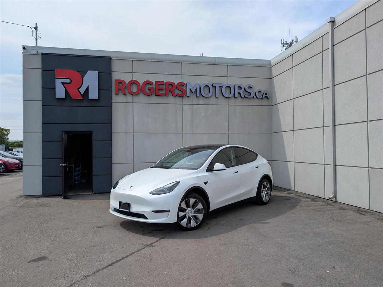 2022 Tesla Model Y LONG RANGE AWD - DUAL MOTOR Photo0