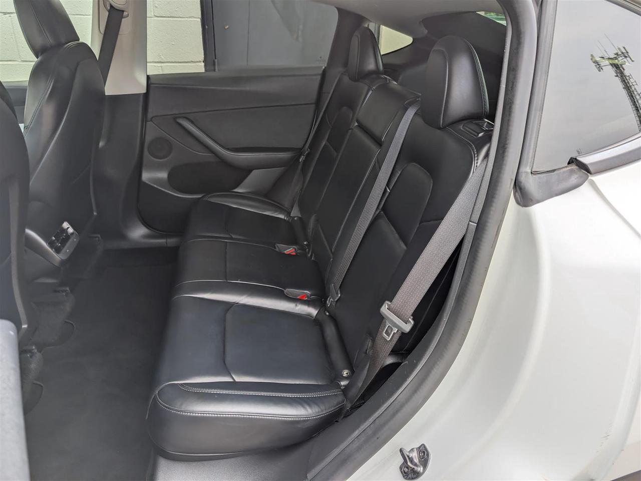 2022 Tesla Model Y LONG RANGE AWD - DUAL MOTOR Photo