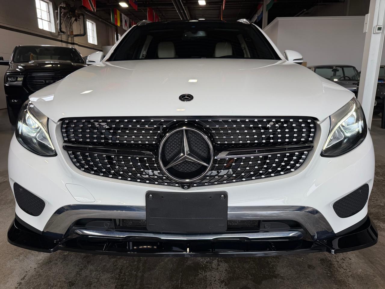 2019 Mercedes-Benz GLC-Class AMG WHEELS | PANO SUNROOF| 4 MATIC| WOODGRIAN TRIM Photo
