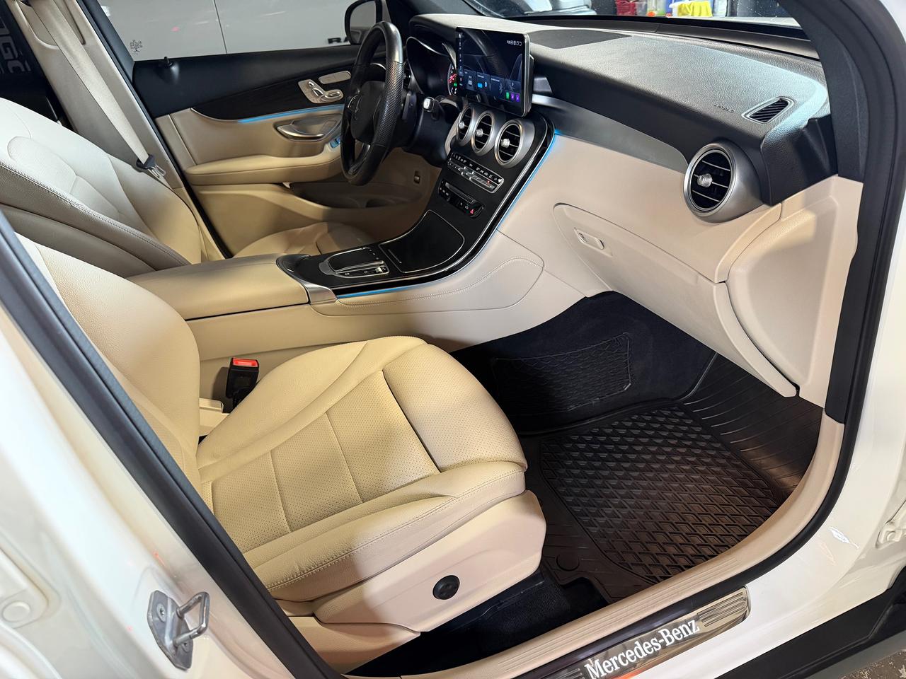 2019 Mercedes-Benz GLC-Class AMG WHEELS | PANO SUNROOF| 4 MATIC| WOODGRIAN TRIM Photo