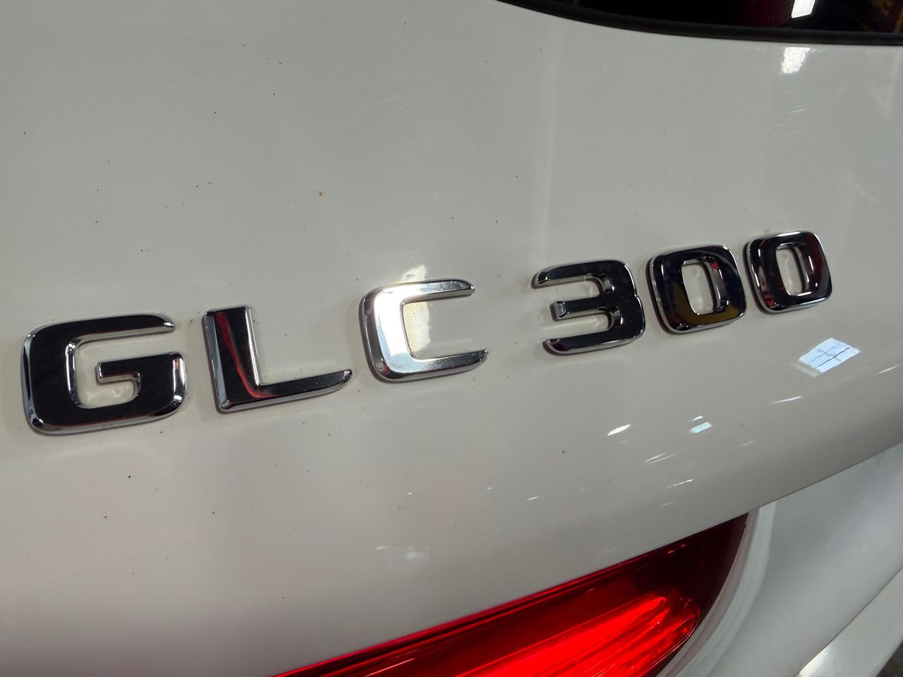 2019 Mercedes-Benz GLC-Class AMG WHEELS | PANO SUNROOF| 4 MATIC| WOODGRIAN TRIM Photo