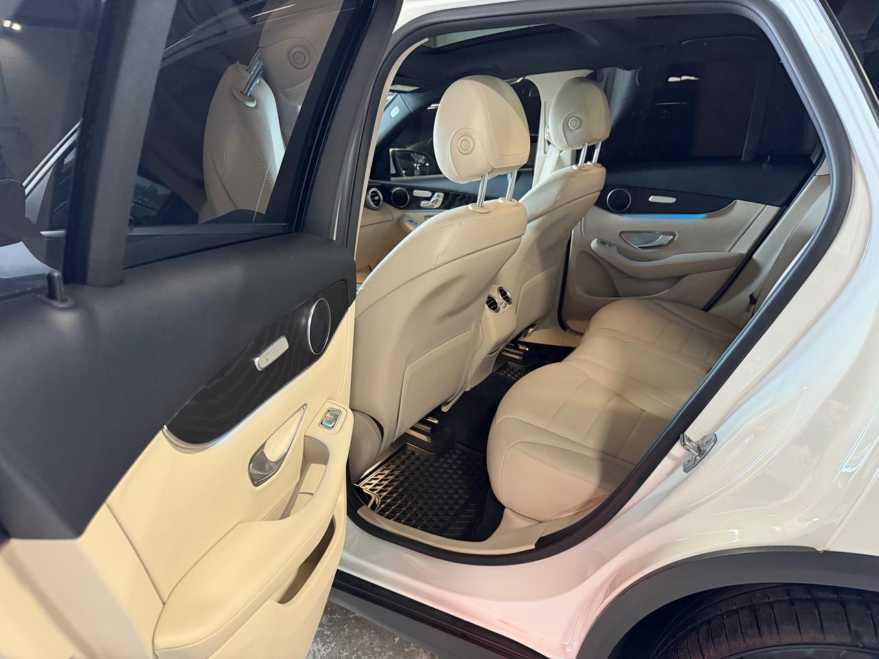 2019 Mercedes-Benz GLC-Class AMG WHEELS | PANO SUNROOF| 4 MATIC| WOODGRIAN TRIM Photo