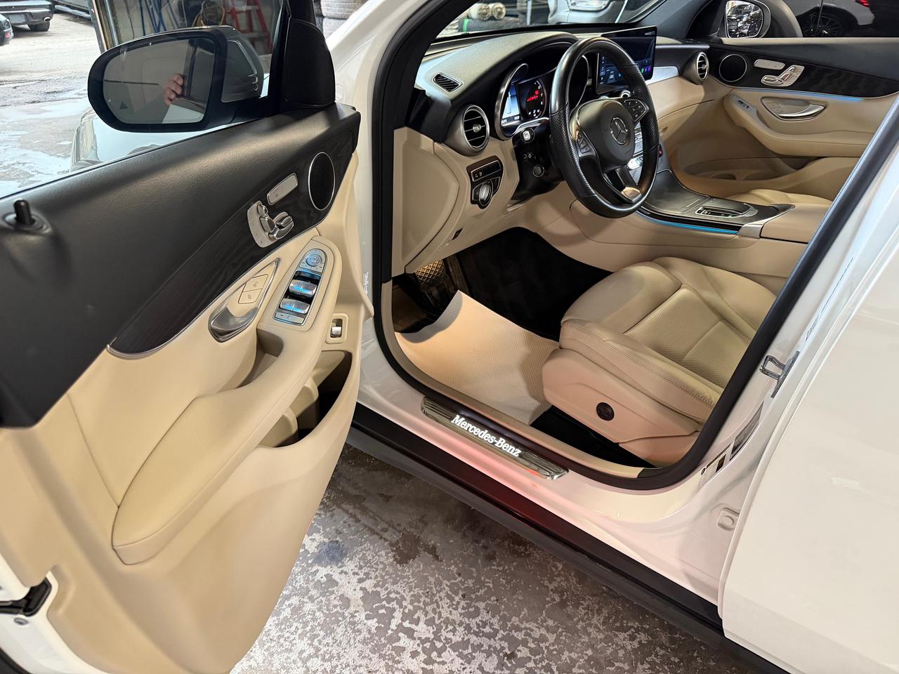 2019 Mercedes-Benz GLC-Class AMG WHEELS | PANO SUNROOF| 4 MATIC| WOODGRIAN TRIM Photo