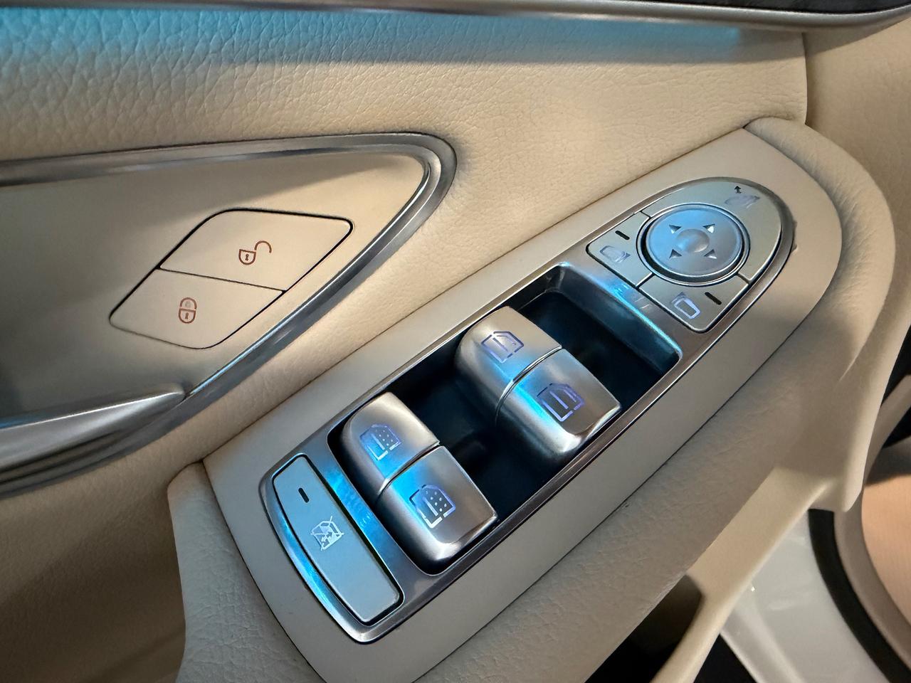 2019 Mercedes-Benz GLC-Class AMG WHEELS | PANO SUNROOF| 4 MATIC| WOODGRIAN TRIM Photo
