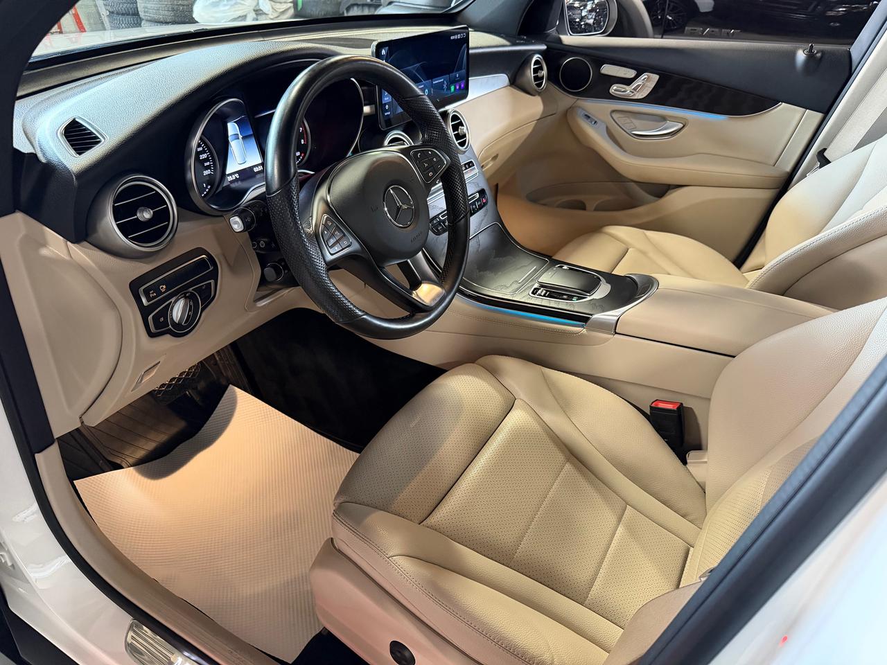 2019 Mercedes-Benz GLC-Class AMG WHEELS | PANO SUNROOF| 4 MATIC| WOODGRIAN TRIM Photo