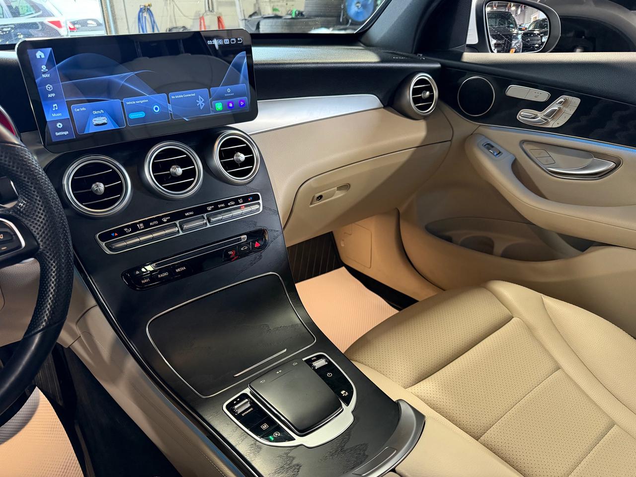 2019 Mercedes-Benz GLC-Class AMG WHEELS | PANO SUNROOF| 4 MATIC| WOODGRIAN TRIM Photo