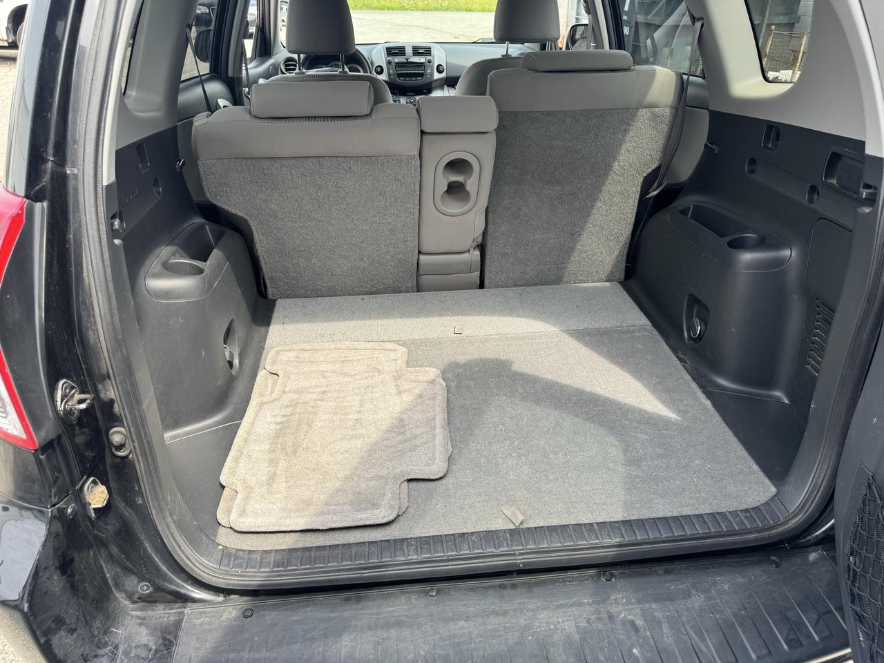 2010 Toyota RAV4 AWD V6 LOW KM Photo