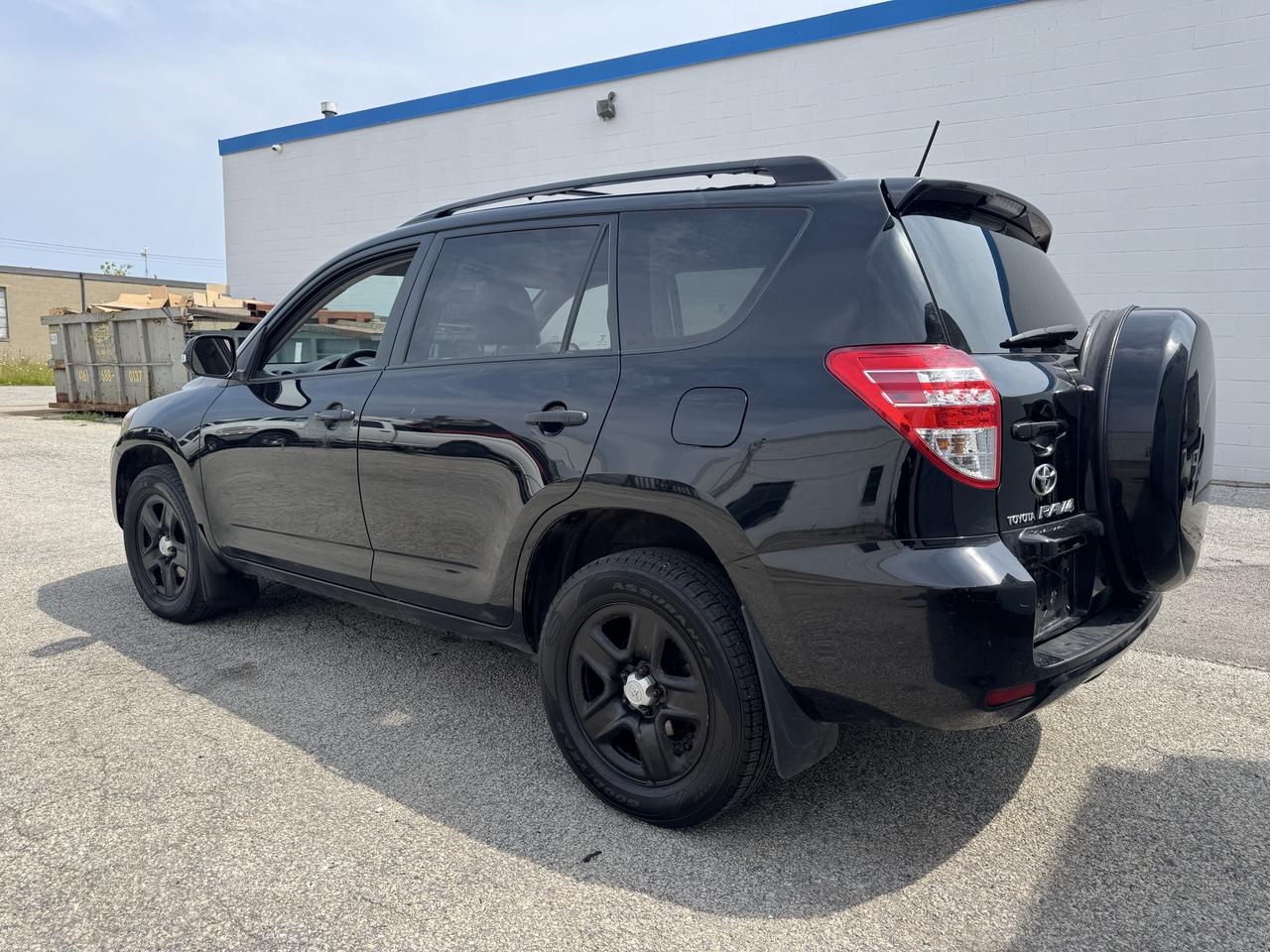 2010 Toyota RAV4 AWD V6 LOW KM Photo