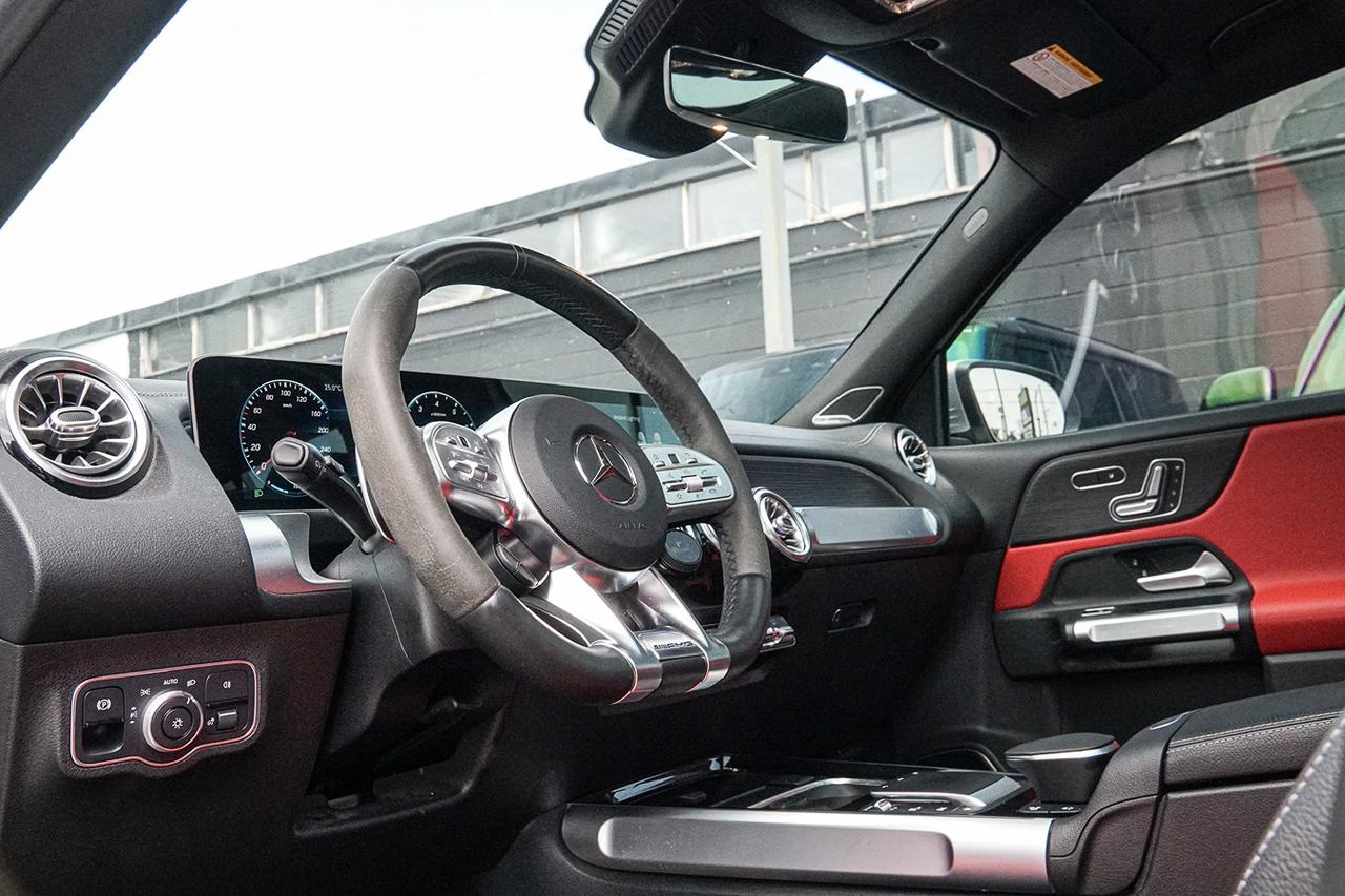 2021 Mercedes-Benz GLB AMG GLB 35 4MATIC | NAVI | PANO | RED INT | Photo