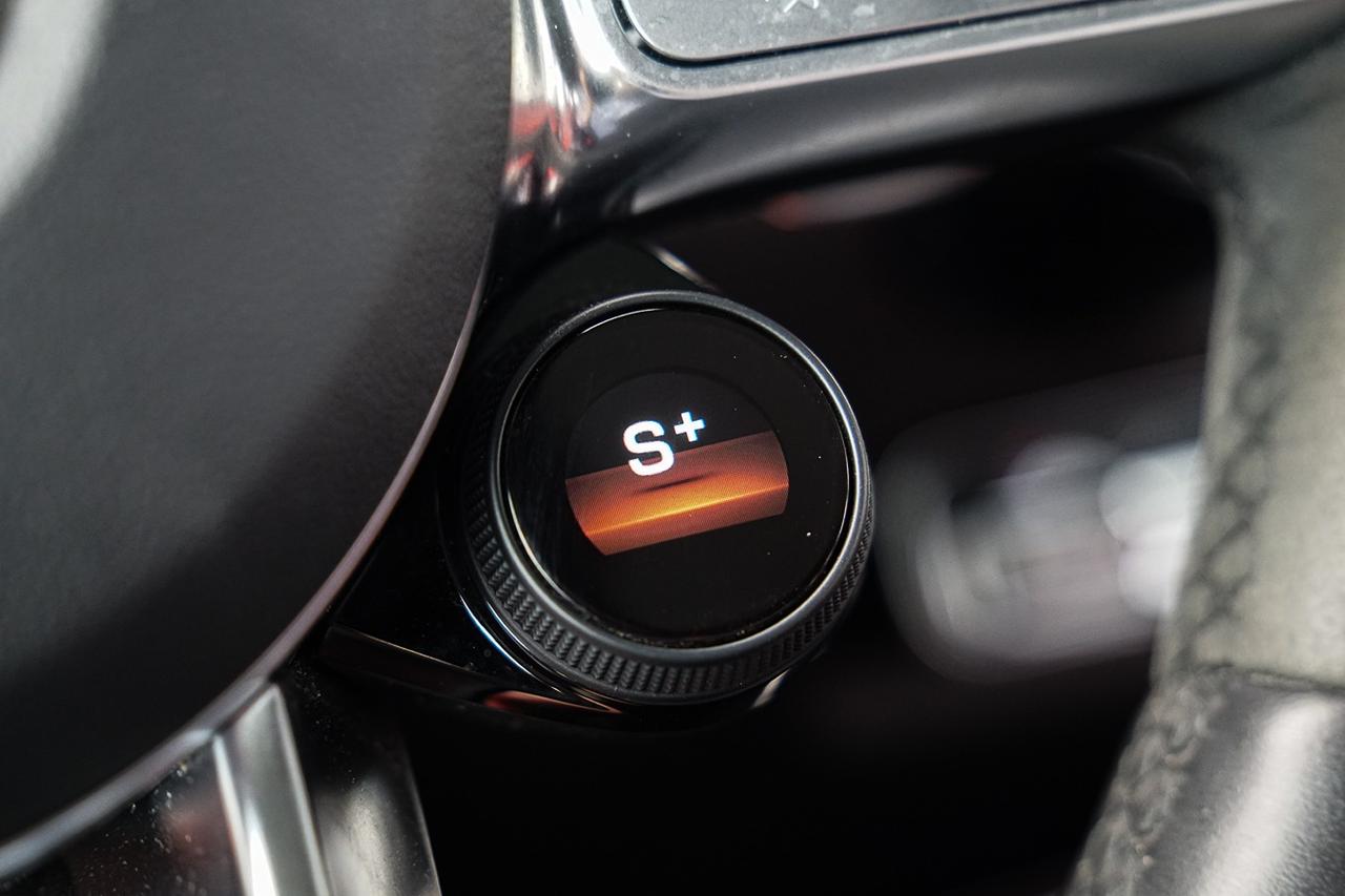 2021 Mercedes-Benz GLB AMG GLB 35 4MATIC | NAVI | PANO | RED INT | Photo