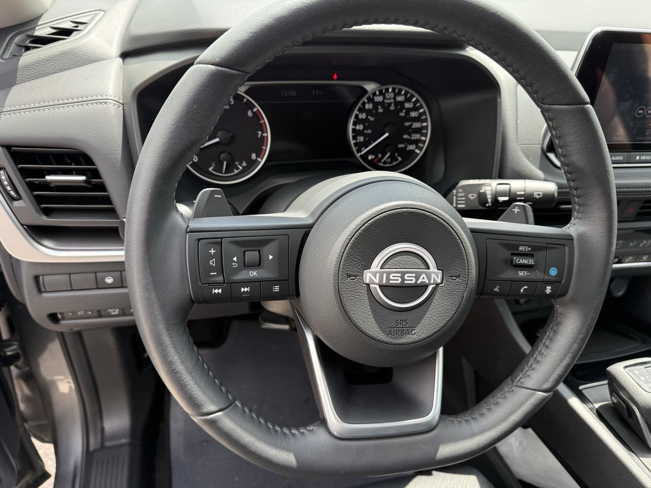 2024 Nissan Rogue SV MOONROOF Photo