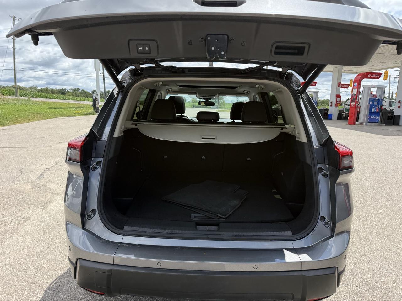 2024 Nissan Rogue SV MOONROOF Photo