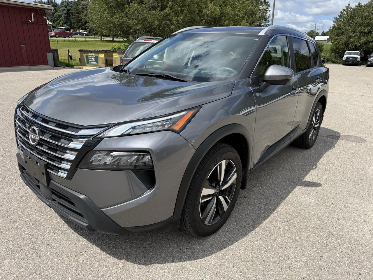 2024 Nissan Rogue SV MOONROOF Photo