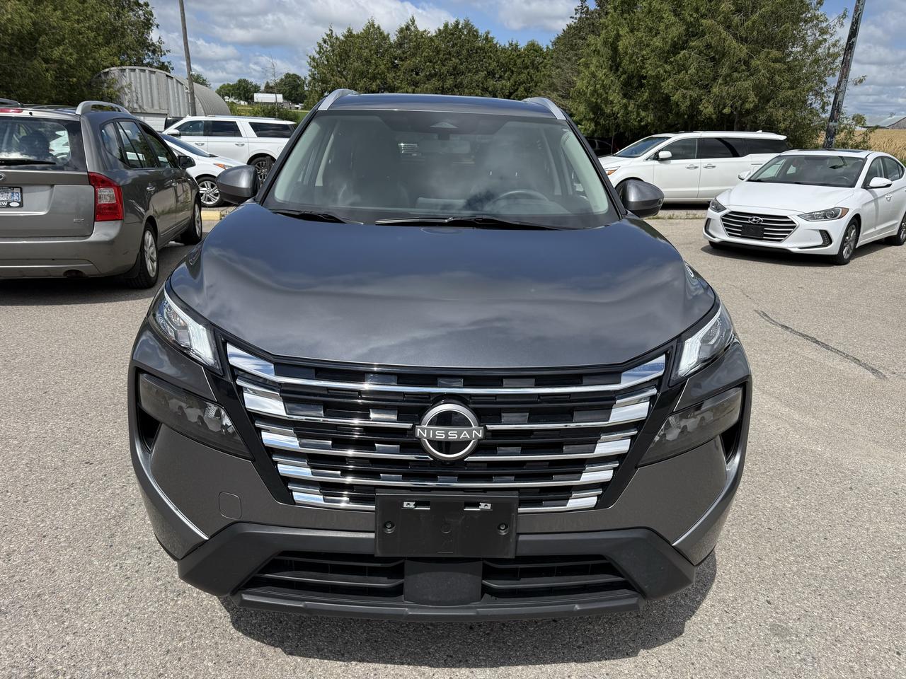 2024 Nissan Rogue SV MOONROOF Photo