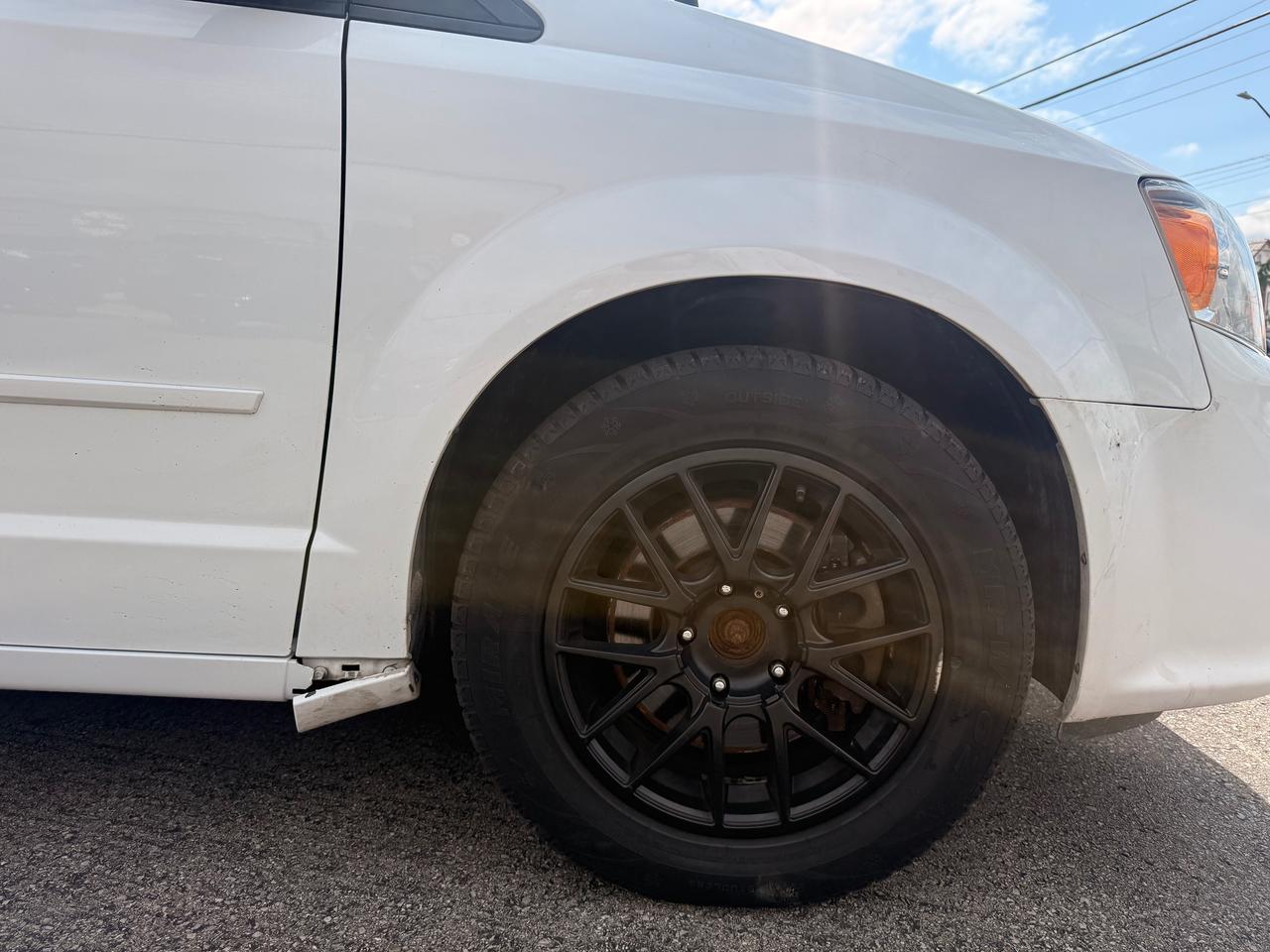 2016 Dodge Grand Caravan SXT Photo
