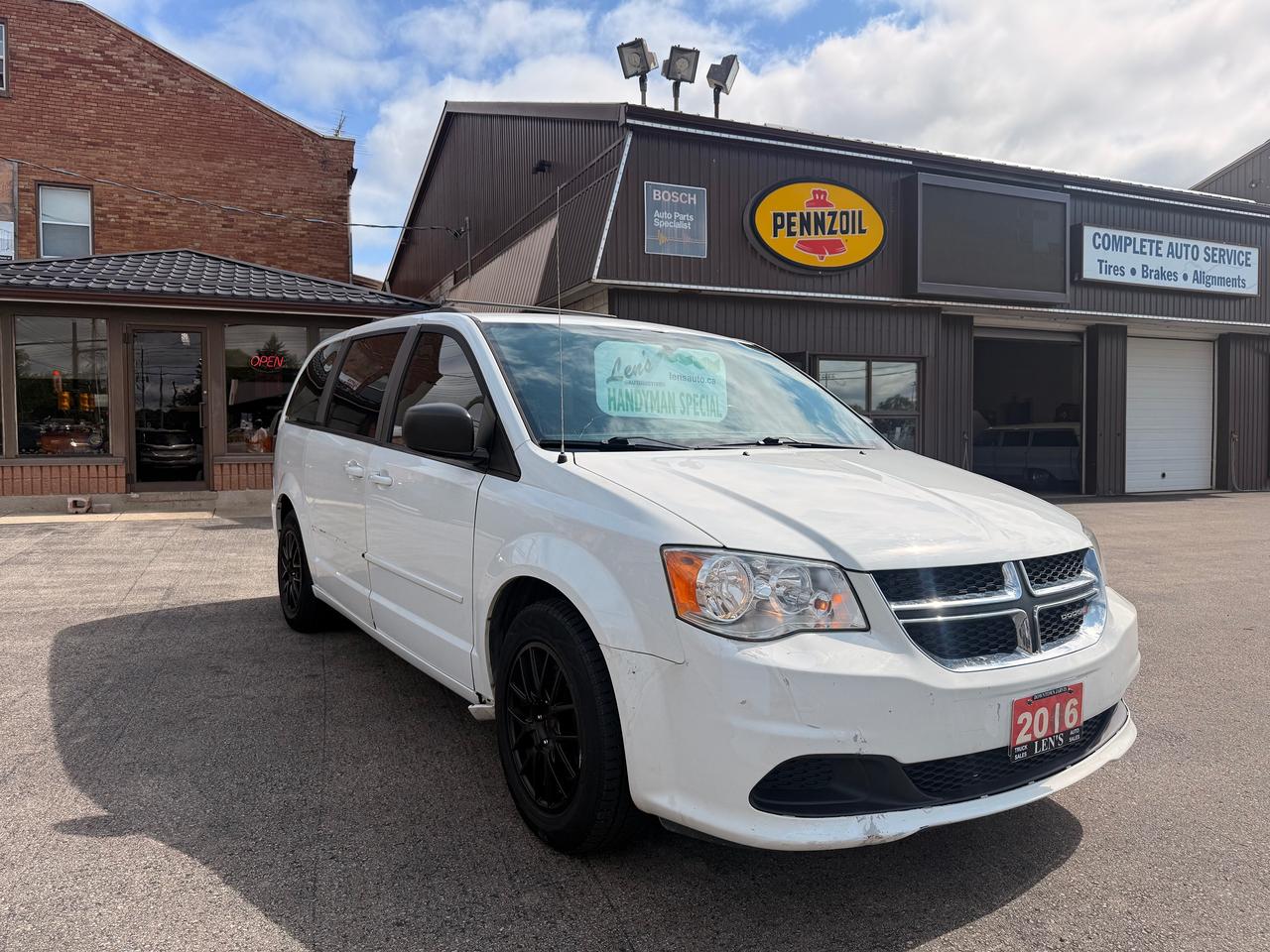 2016 Dodge Grand Caravan SXT Photo