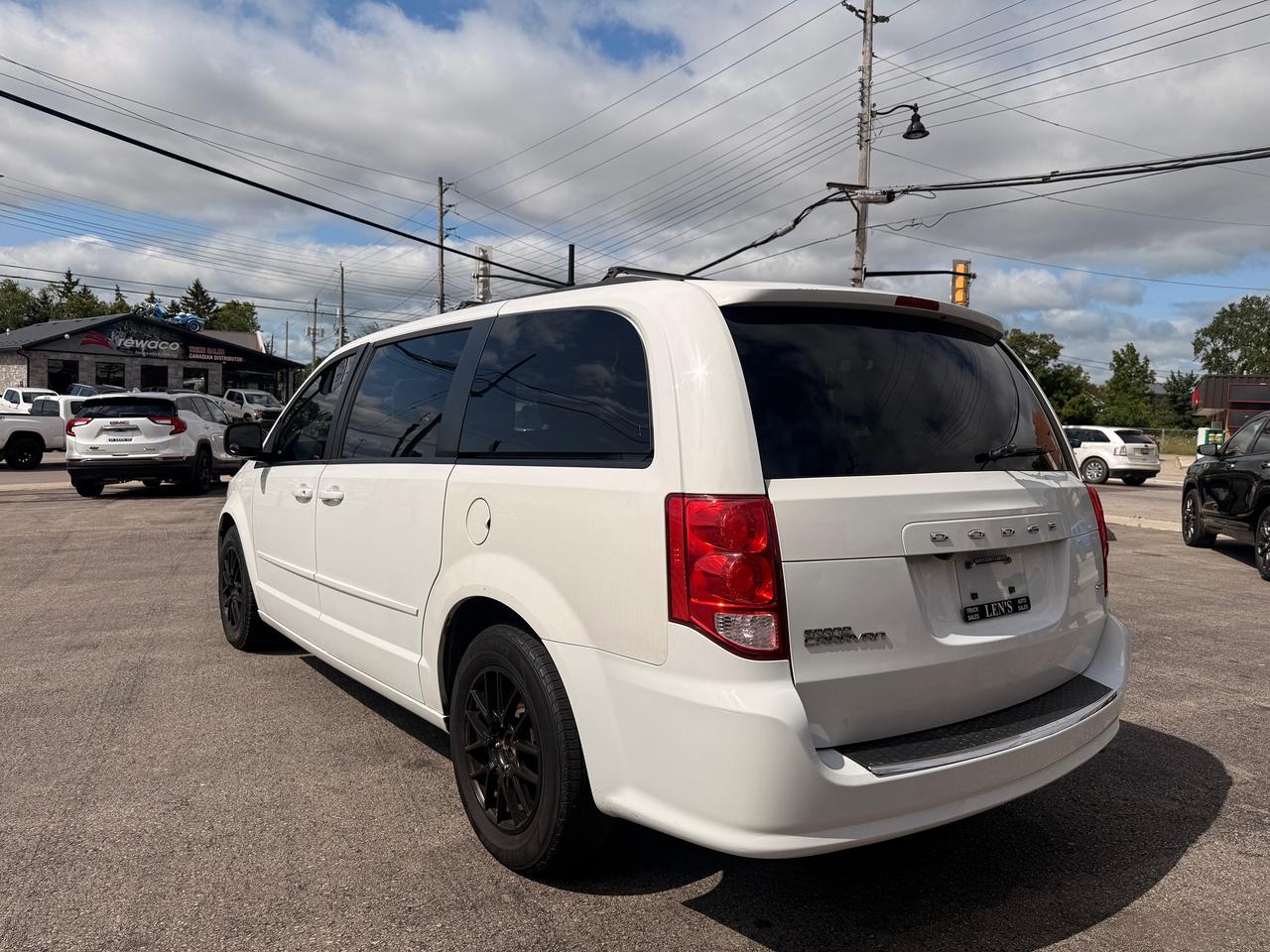 2016 Dodge Grand Caravan SXT Photo