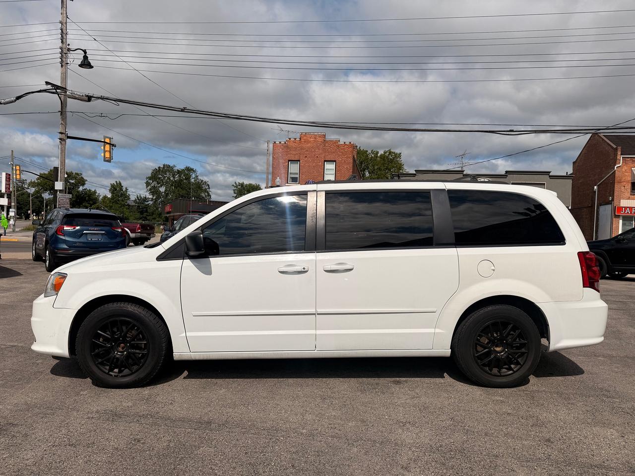 2016 Dodge Grand Caravan SXT Photo