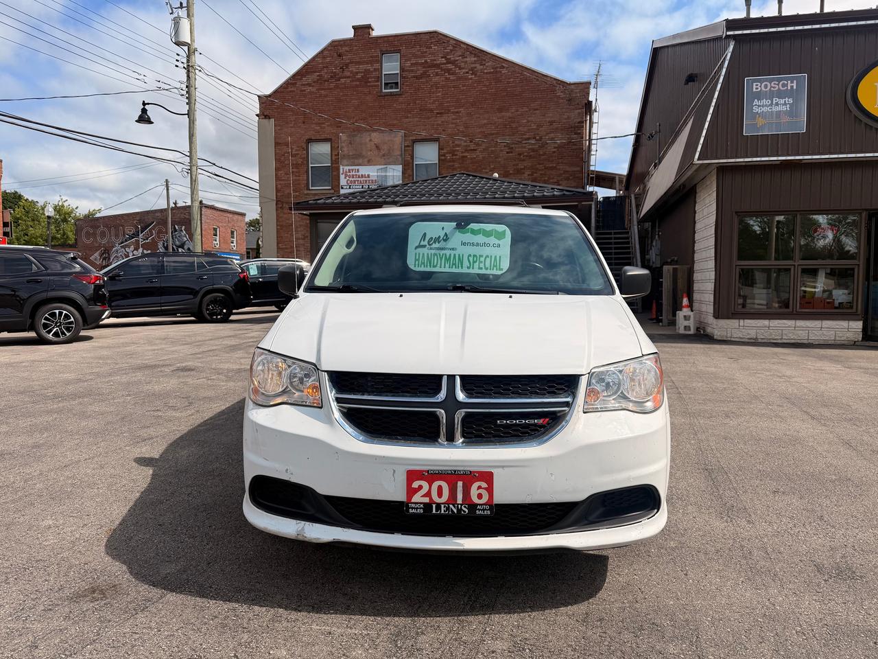 2016 Dodge Grand Caravan SXT Photo1