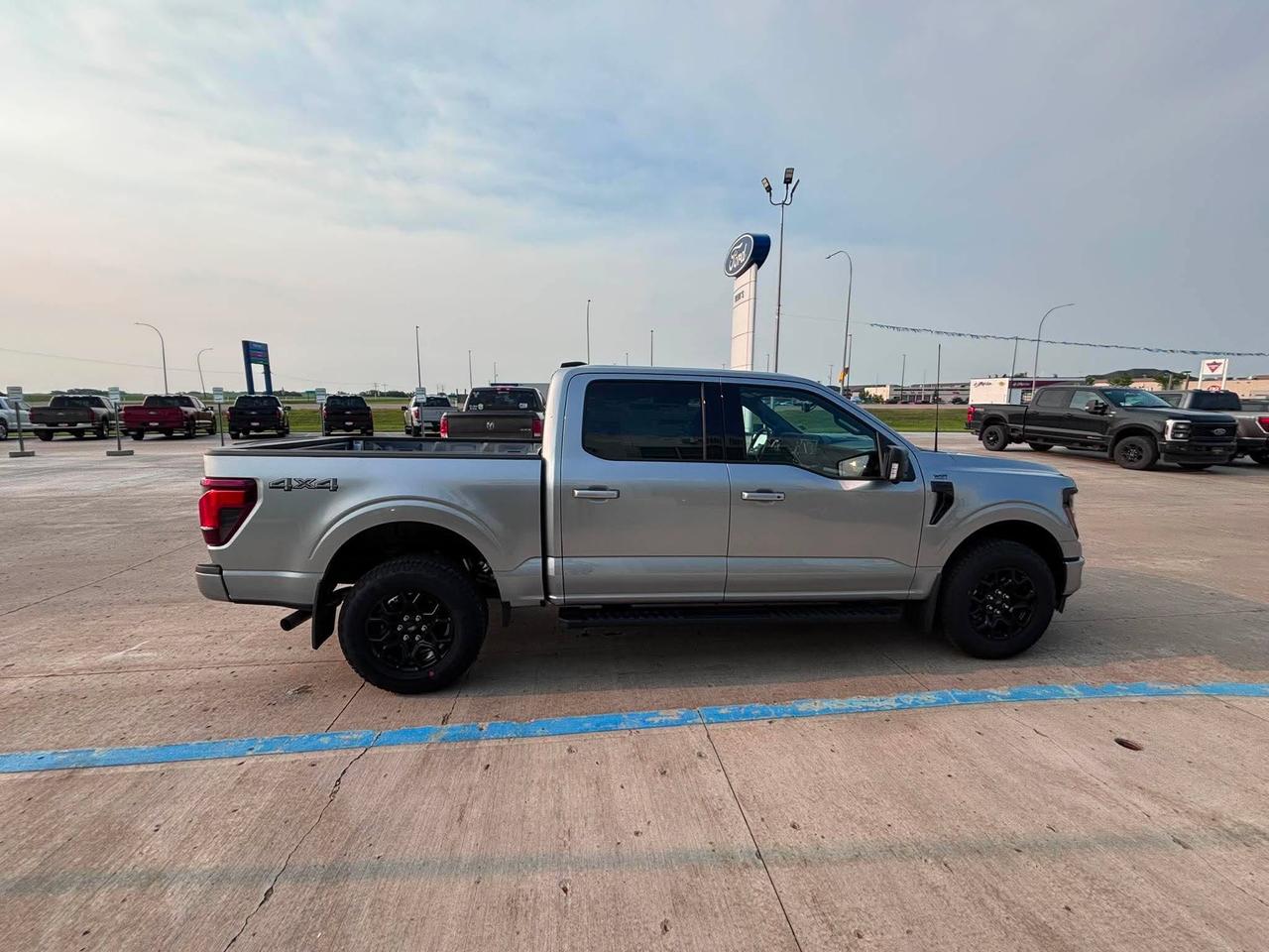2026 Ford F-150 XLT 4WD SuperCrew 5.5' Box Photo2