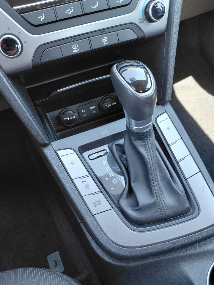 2017 Hyundai Elantra GL Photo