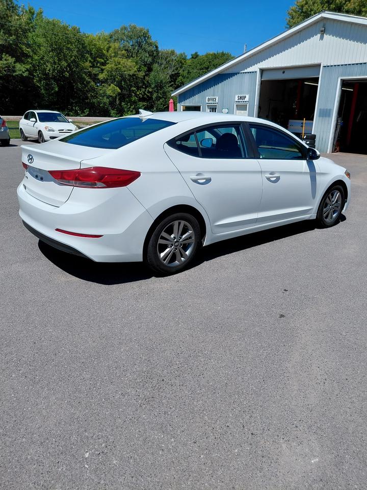 2017 Hyundai Elantra GL Photo