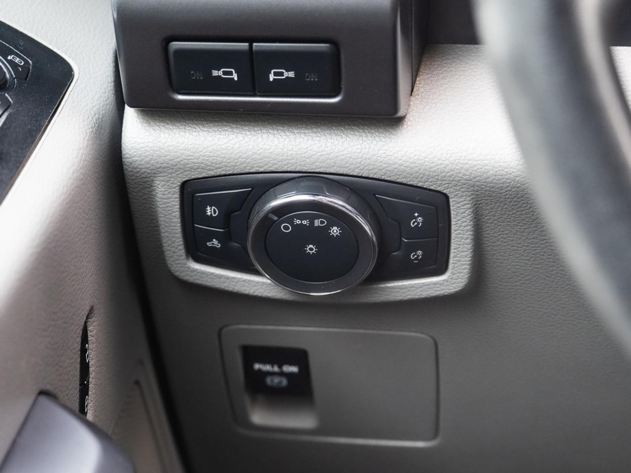 2019 Ford F-150 XLT 4WD SuperCrew 6.5' Box Photo11