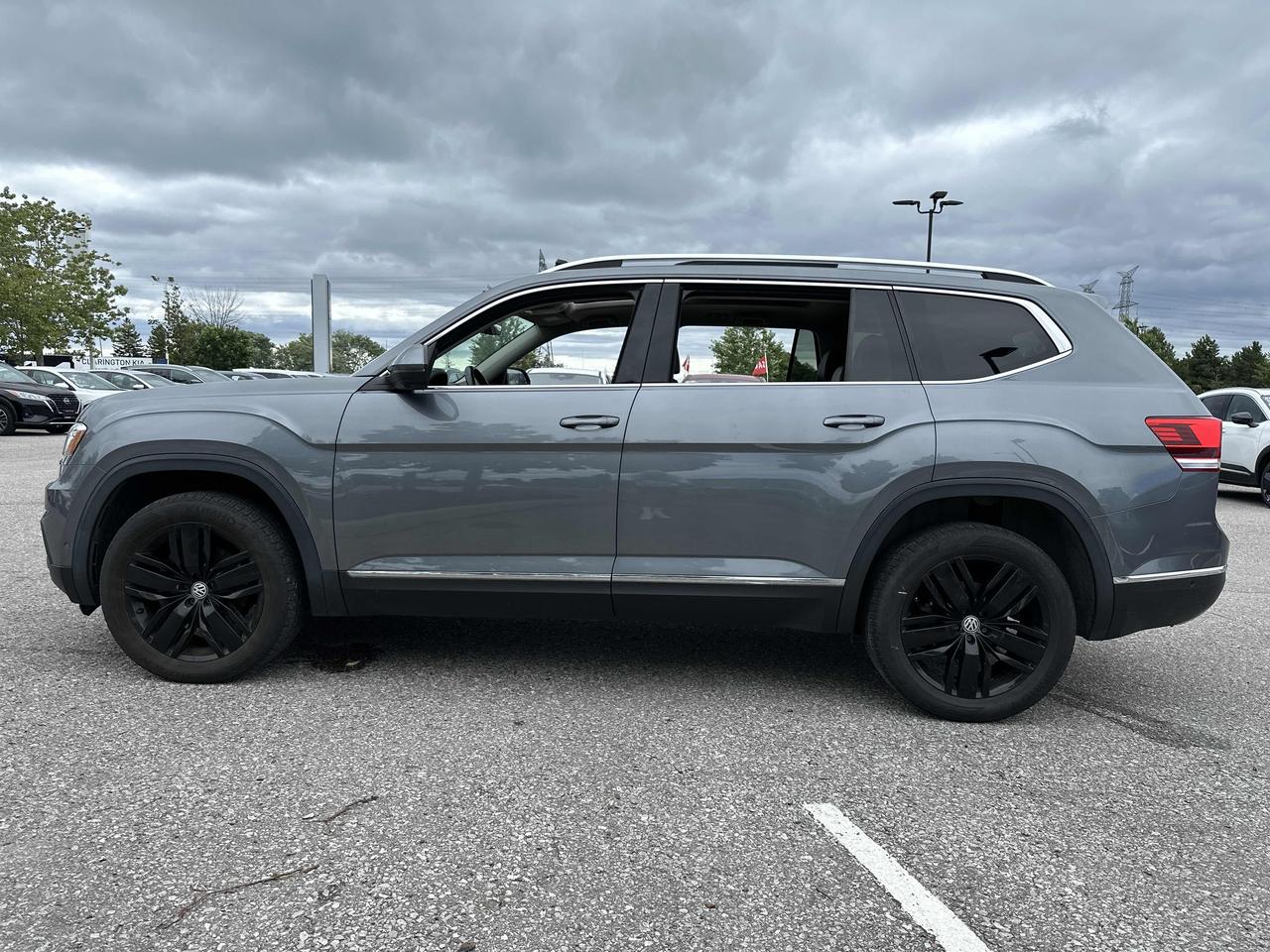 2019 Volkswagen Atlas Execline | AWD | 7 Seater | Clean Carfax & Service Photo17
