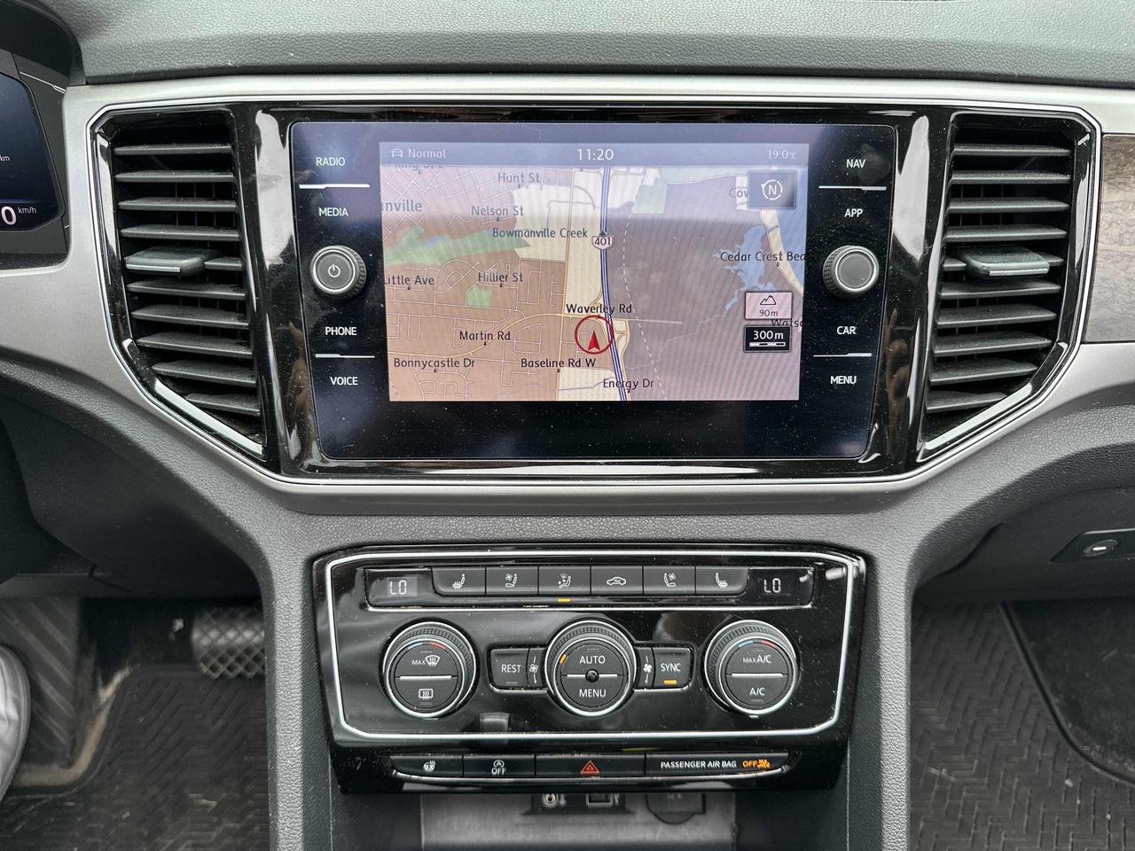 2019 Volkswagen Atlas Execline | AWD | 7 Seater | Clean Carfax & Service Photo9