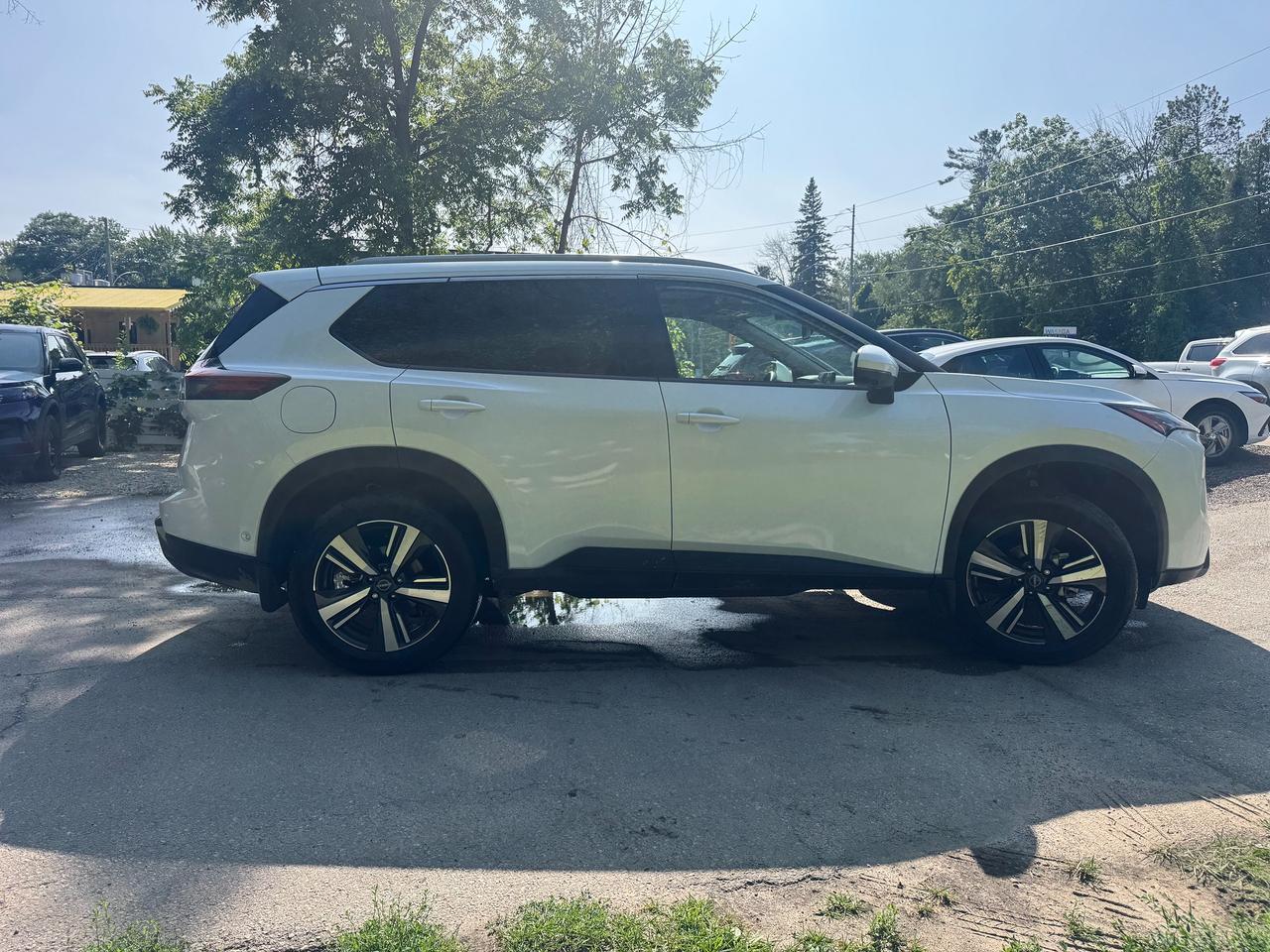 2025 Nissan Rogue SL Photo