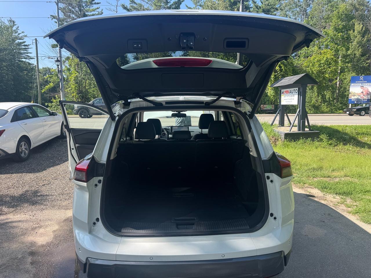2025 Nissan Rogue SL Photo