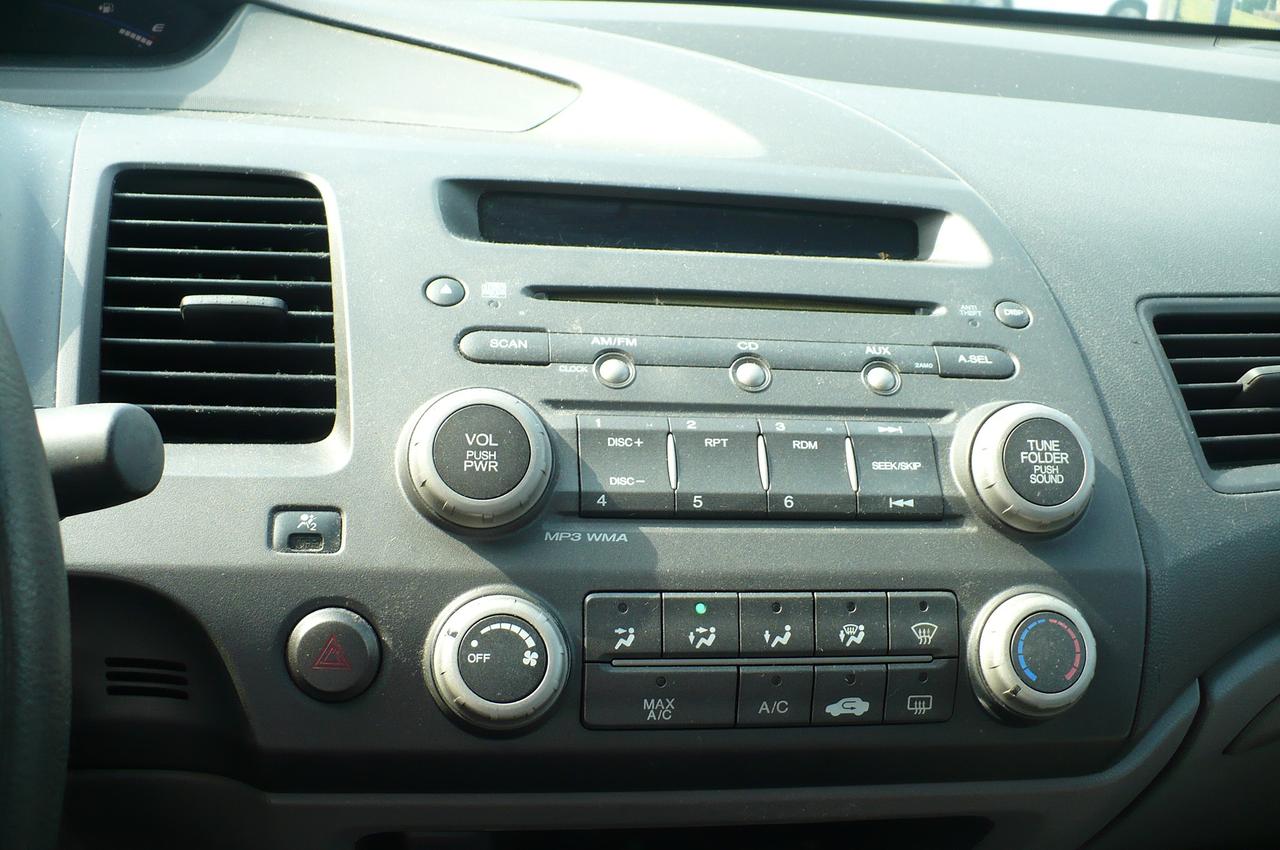 2009 Honda Civic DX-G Photo