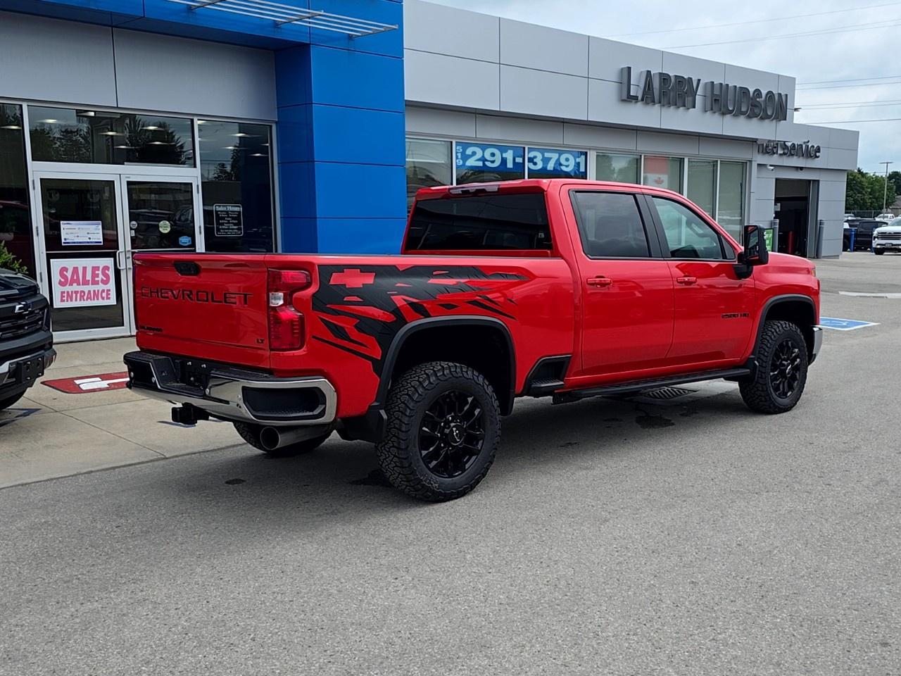 2026 Chevrolet Silverado 2500 HD 4WD Crew Cab Standard Box LT Photo
