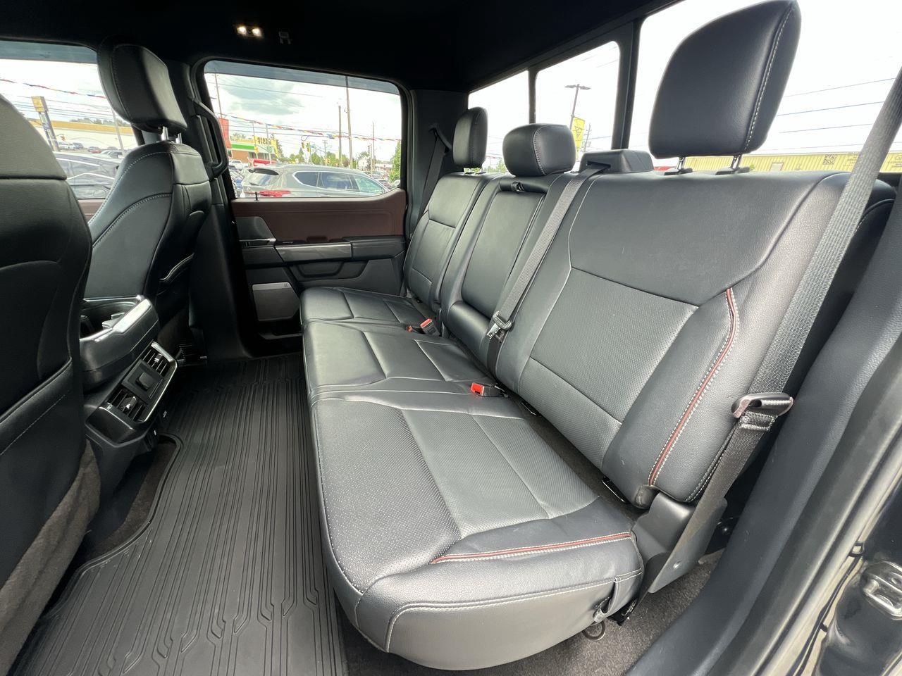 2022 Ford F-150 Lariat 4X4, HEATED/COOLED LEATHER SEATS, POWER TAILGATE, BACK UP CAM, CRUISE CONTROL, POWER FOLDING MIRRORS Photo