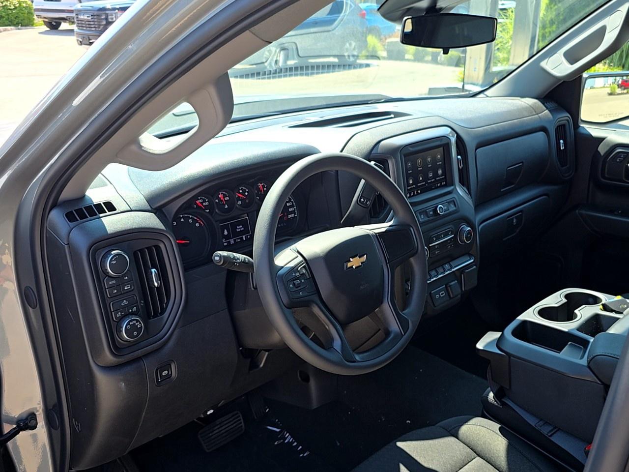 2026 Chevrolet Silverado 1500 Crew Cab Short Box 4-Wheel Drive Custom Photo3