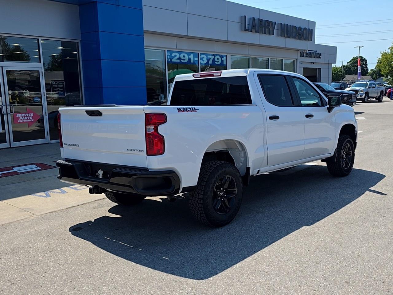 2026 Chevrolet Silverado 1500 Crew Cab Short Box 4-Wheel Drive Custom Trail Boss Photo2
