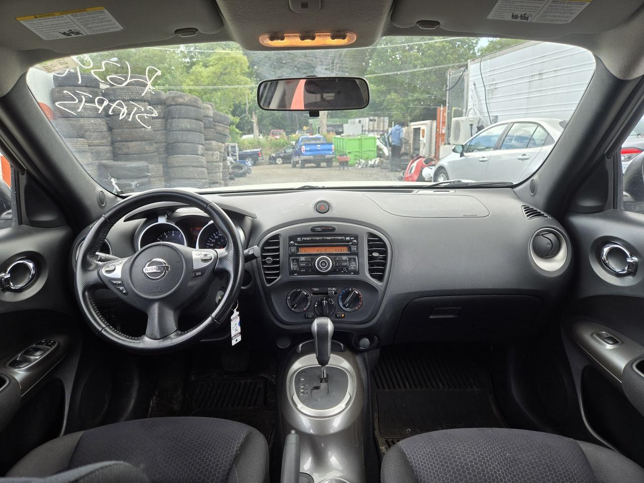 2011 Nissan Juke S Photo
