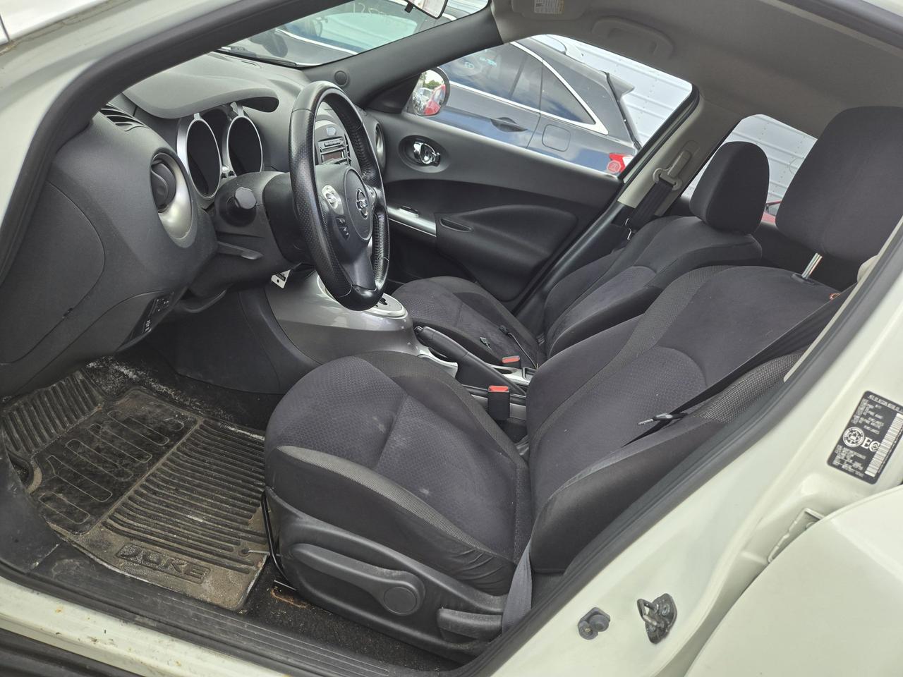 2011 Nissan Juke S Photo