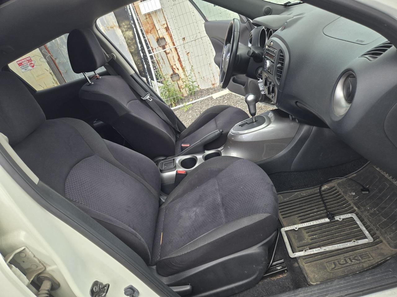 2011 Nissan Juke S Photo