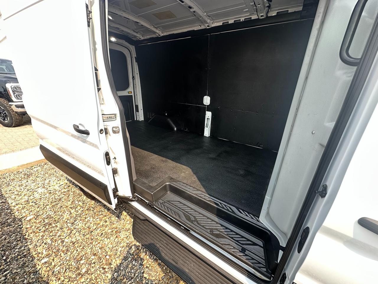 2024 Ford Transit Cargo Van T250 Medium Roof Cargo RWD Photo
