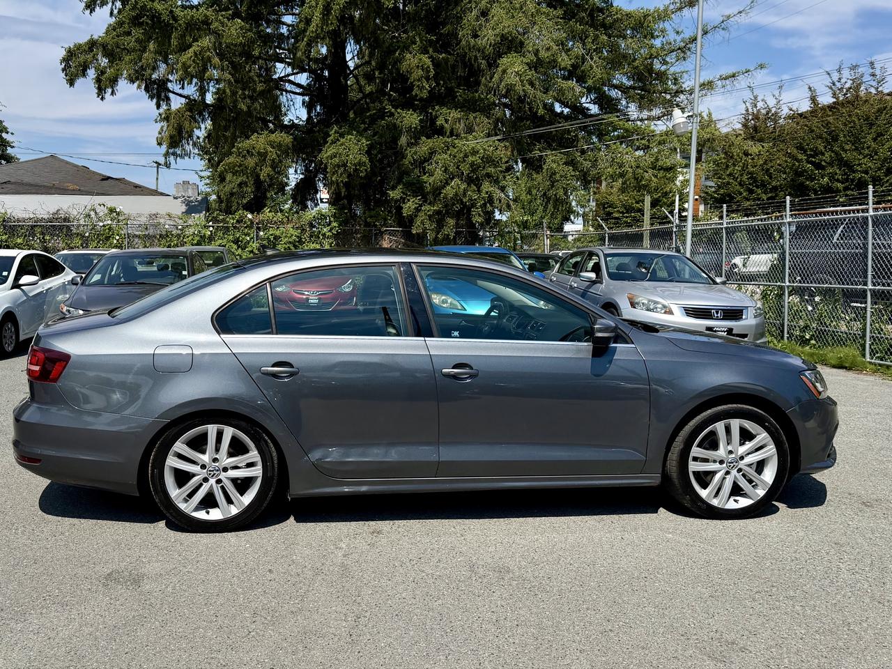 2016 Volkswagen Jetta FINANCING AVAILABLE Photo4