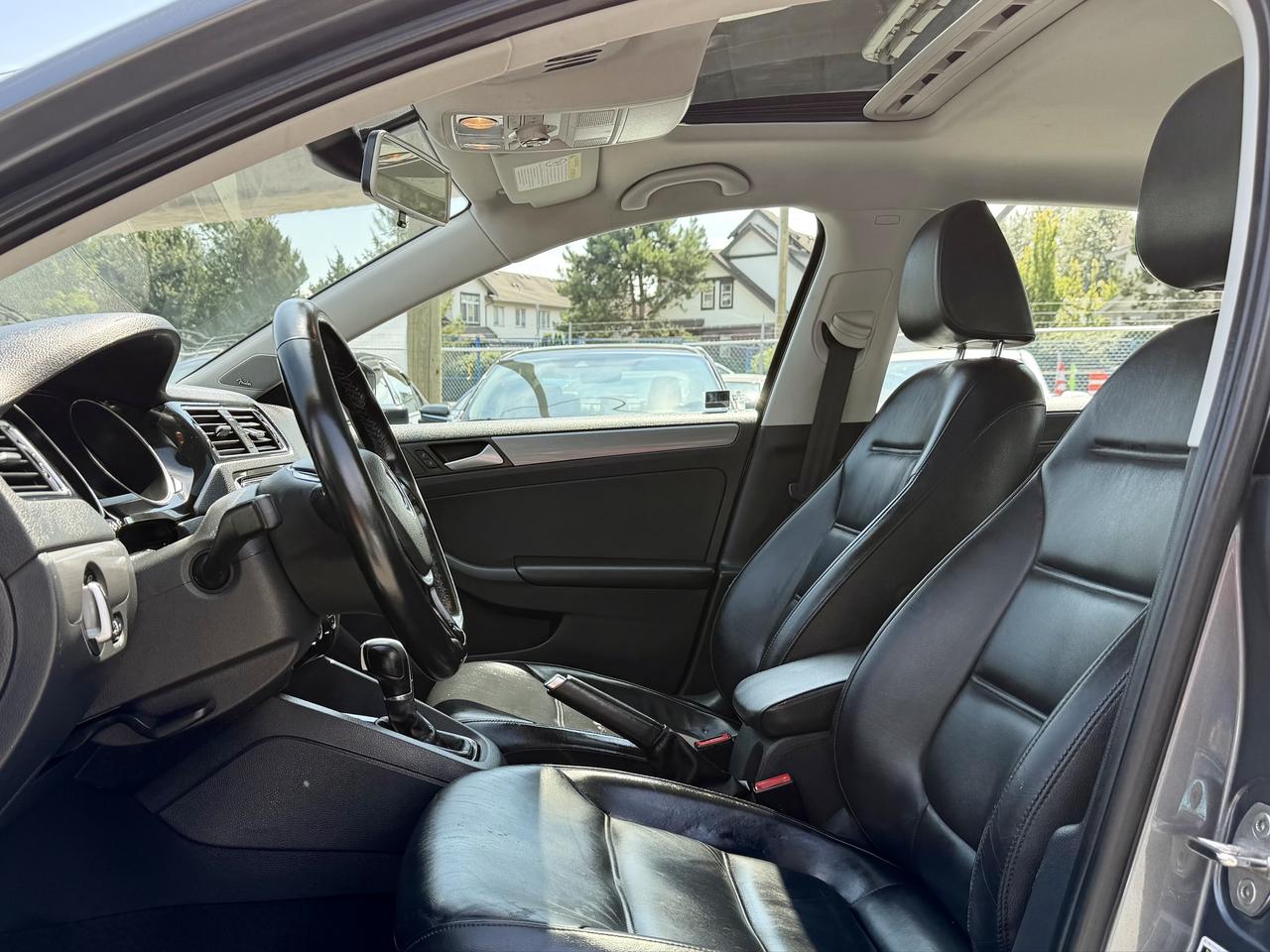 2016 Volkswagen Jetta FINANCING AVAILABLE Photo9