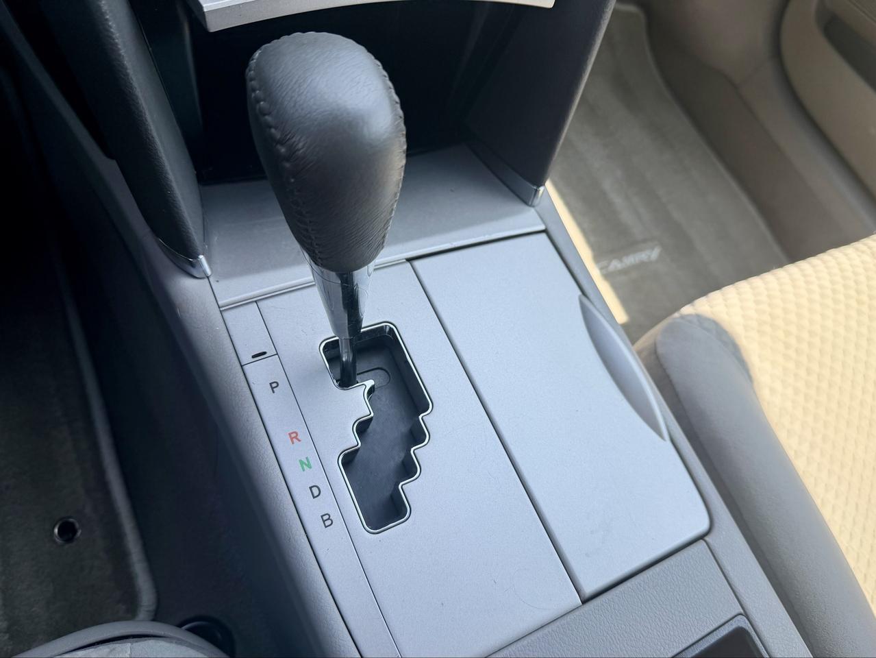 2008 Toyota Camry HYBRID FINANCING AVAILABLE Photo12