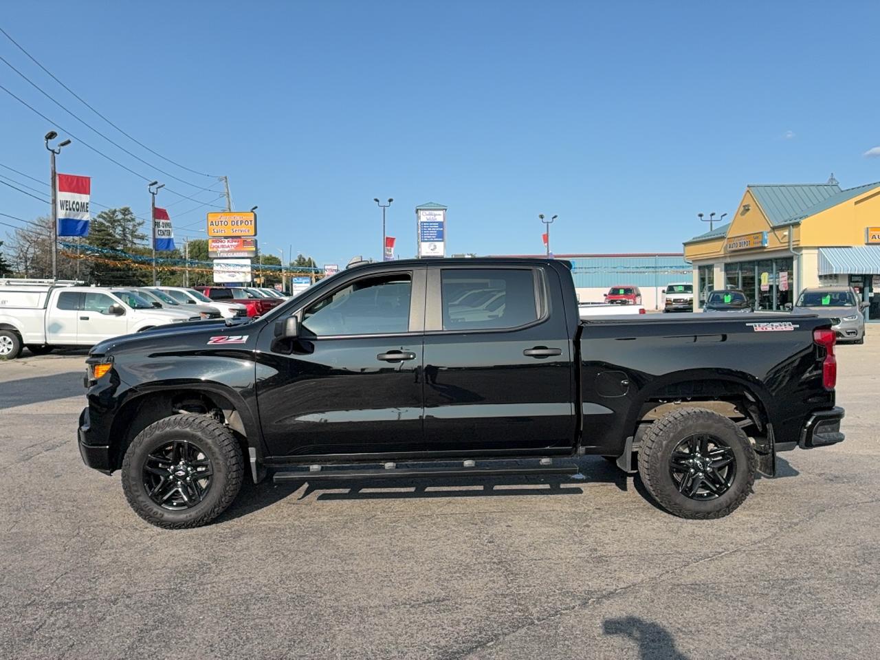 2024 Chevrolet Silverado 1500 CustomTrailBossZ71CrewCab4WD 5.3L8cylGas5'10"Box Photo